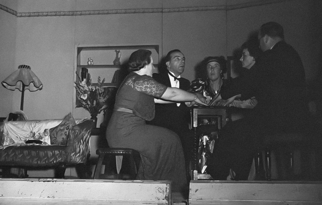 פרוייקט דוקטור הו – עונה 1\פרק 3\The Unquiet&nbsp;Dead